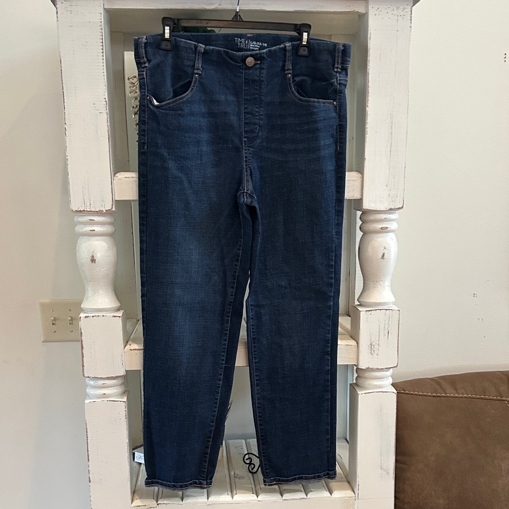 Time and Tru Mid-Rise Straight Jeans in Deep Blue